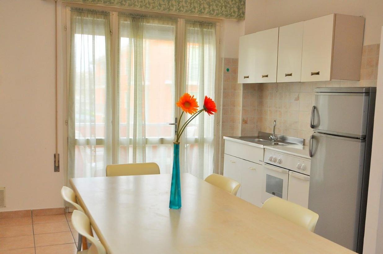Spacious Seaside Flat For 7 Guests - Beahost Apartment