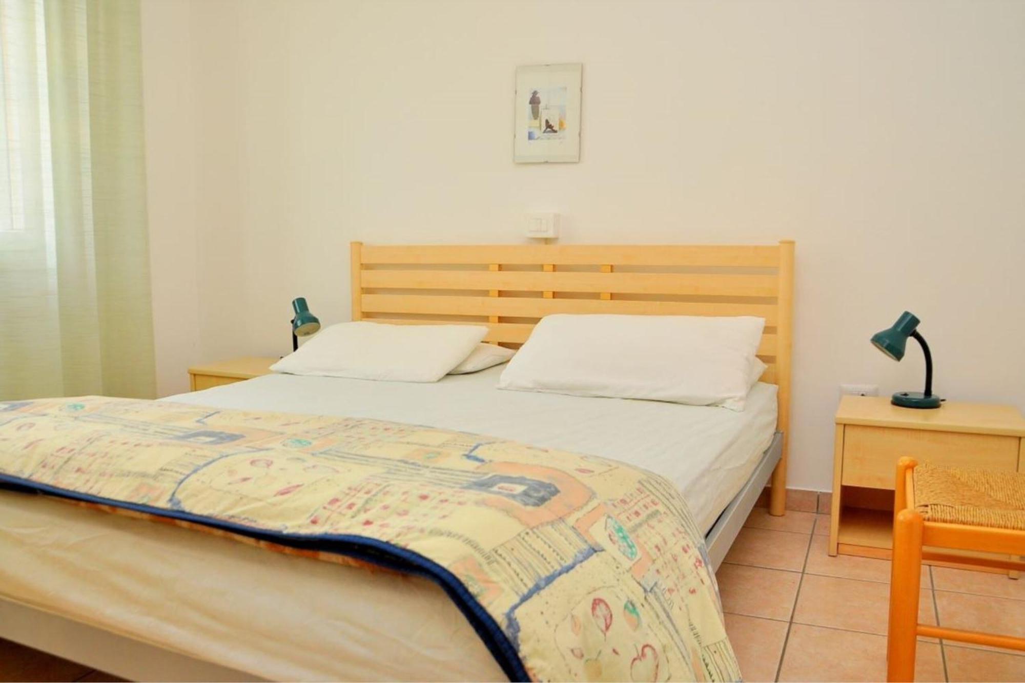 Apartment Spacious Seaside Flat For 7 Guests - Beahost